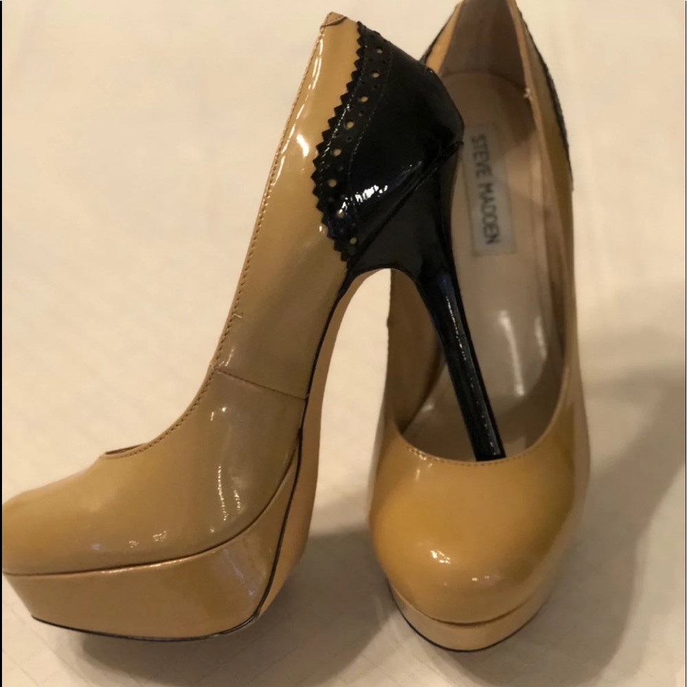 Steve Madden Nude Pumps